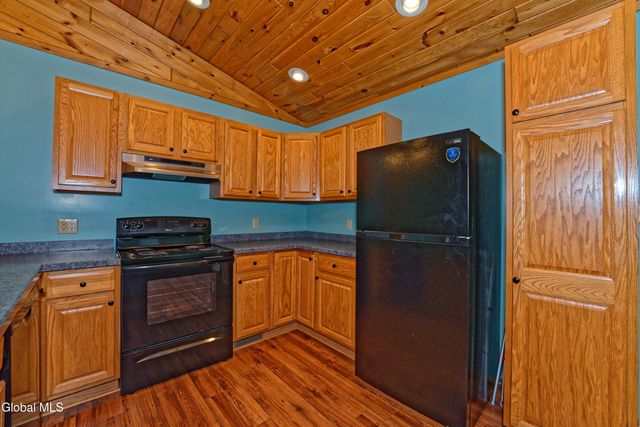 17 Columbia Avenue, Queensbury, NY 12804