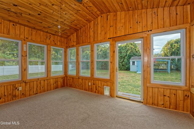 17 Columbia Avenue, Queensbury, NY 12804