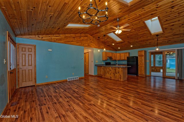 17 Columbia Avenue, Queensbury, NY 12804