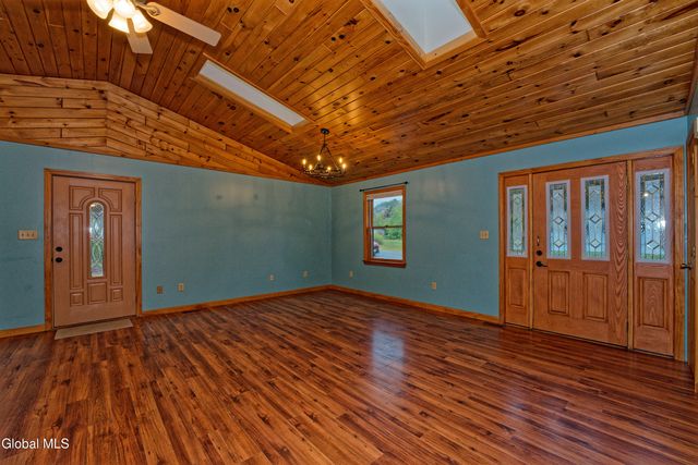 17 Columbia Avenue, Queensbury, NY 12804