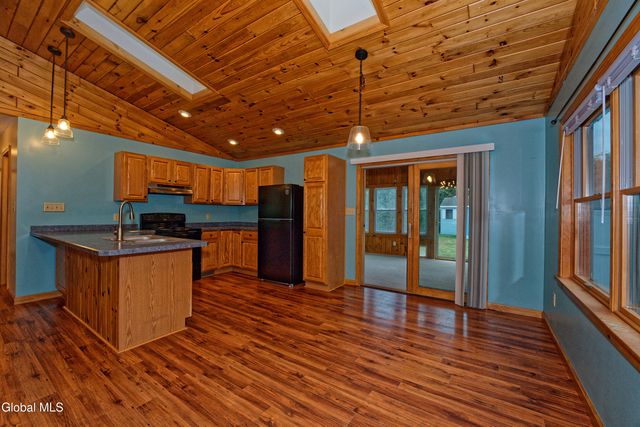 17 Columbia Avenue, Queensbury, NY 12804