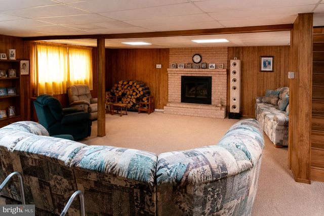 1813 MARTIN DR, Lebanon, PA 17046