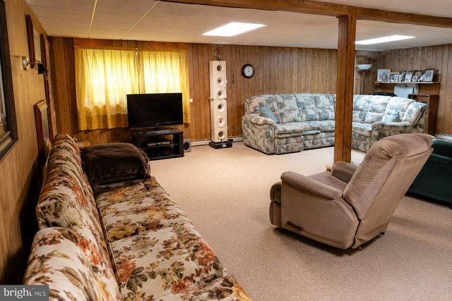 1813 MARTIN DR, Lebanon, PA 17046