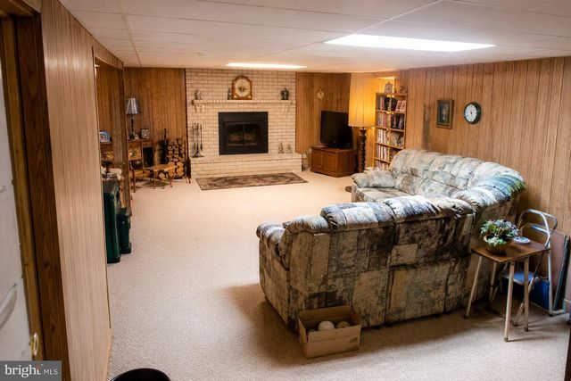 1813 MARTIN DR, Lebanon, PA 17046