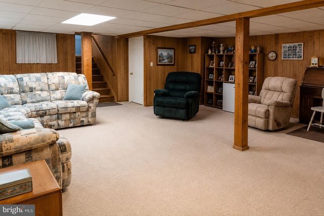 1813 MARTIN DR, Lebanon, PA 17046