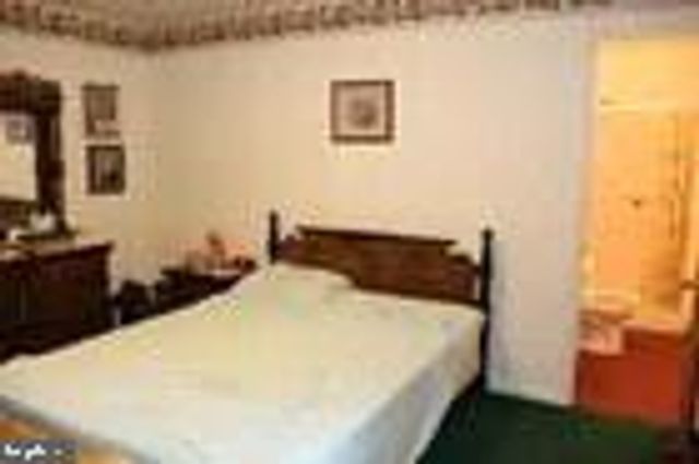 1813 MARTIN DR, Lebanon, PA 17046