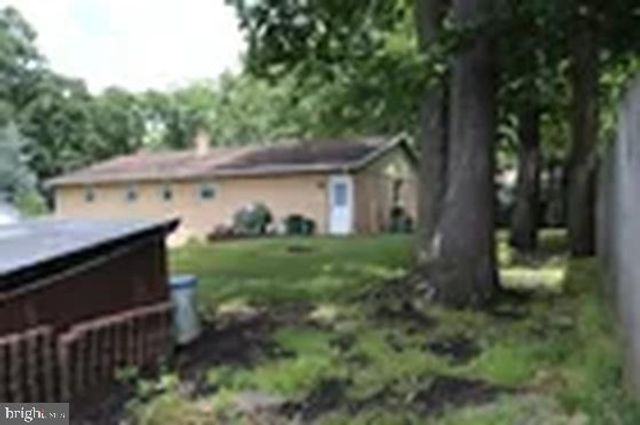1813 MARTIN DR, Lebanon, PA 17046