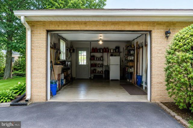 1813 MARTIN DR, Lebanon, PA 17046