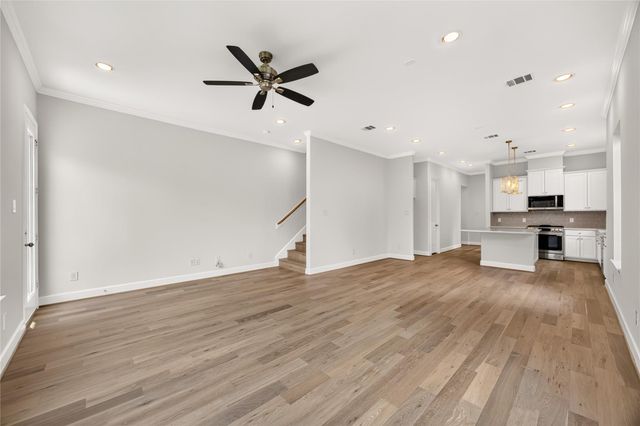1530 W 34th Street, Houston, TX 77018
