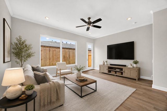 1530 W 34th Street, Houston, TX 77018