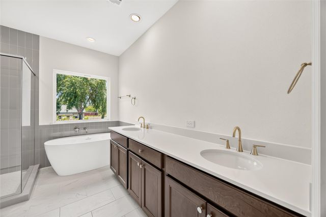 1530 W 34th Street, Houston, TX 77018