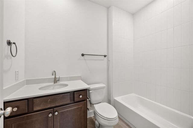 1530 W 34th Street, Houston, TX 77018