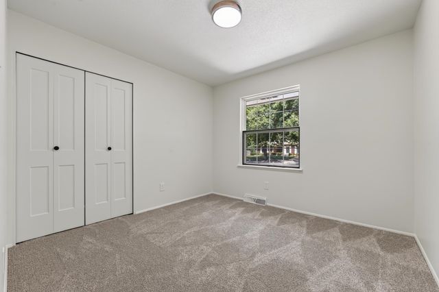 8241 E Tamarac Ln, Wichita, KS 67206