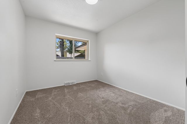 8241 E Tamarac Ln, Wichita, KS 67206