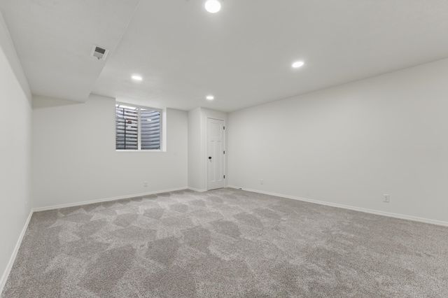 8241 E Tamarac Ln, Wichita, KS 67206