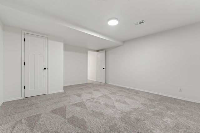 8241 E Tamarac Ln, Wichita, KS 67206