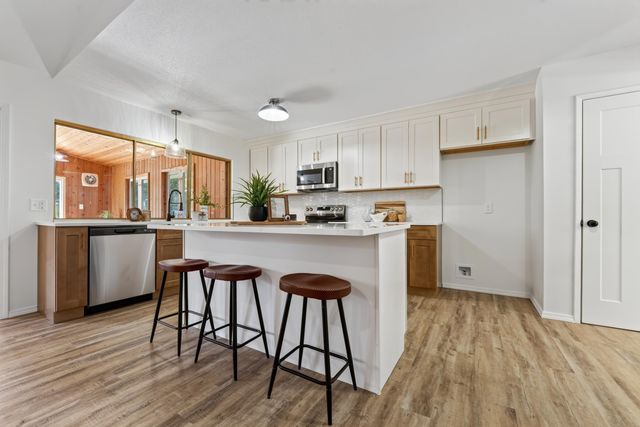 8241 E Tamarac Ln, Wichita, KS 67206