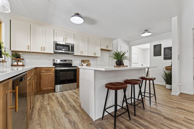 8241 E Tamarac Ln, Wichita, KS 67206
