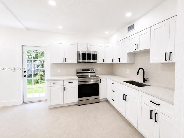7239 NW Third Street, Miami, FL 33126