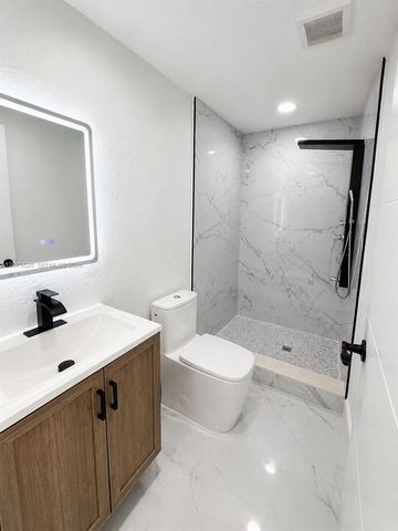 7239 NW Third Street, Miami, FL 33126