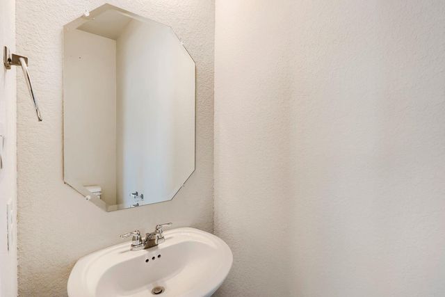170 Silver Glen DR, Kyle, TX 78640