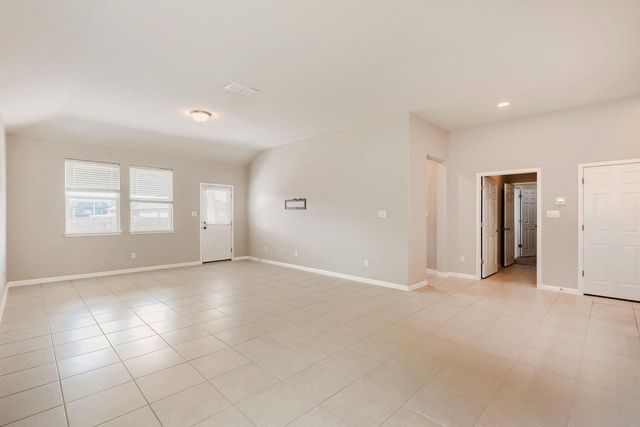 170 Silver Glen DR, Kyle, TX 78640