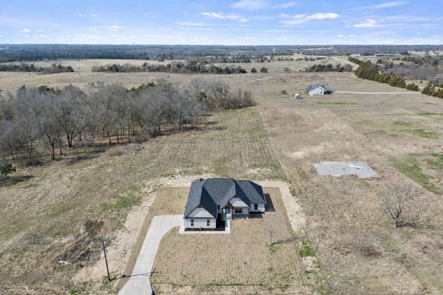 3186 County Road 1076, Celeste, TX 75423