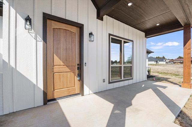 3186 County Road 1076, Celeste, TX 75423