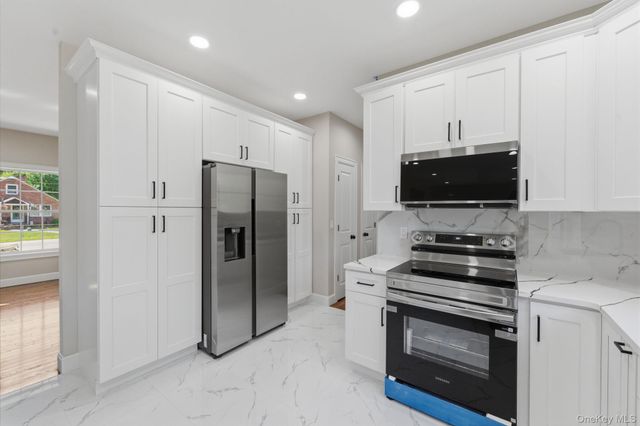 46 Washington Avenue S, Centereach, NY 11720