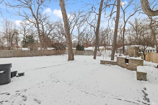 1703 Corby Boulevard, South Bend, IN 46617