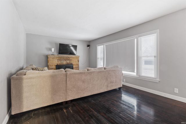 1703 Corby Boulevard, South Bend, IN 46617