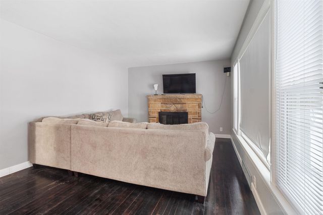 1703 Corby Boulevard, South Bend, IN 46617