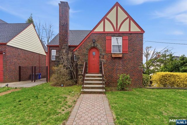 820 Elizabeth Street, Ridgefield, NJ 07657