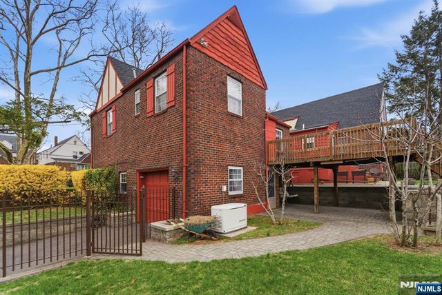 820 Elizabeth Street, Ridgefield, NJ 07657