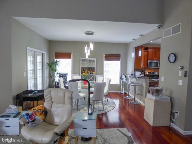 1742 STONE HILL DR, York, PA 17402