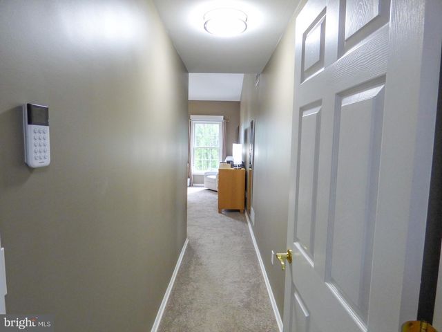 1742 STONE HILL DR, York, PA 17402