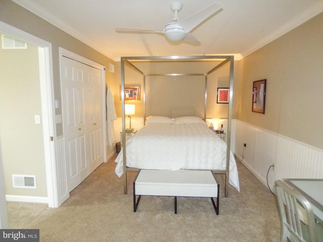 1742 STONE HILL DR, York, PA 17402