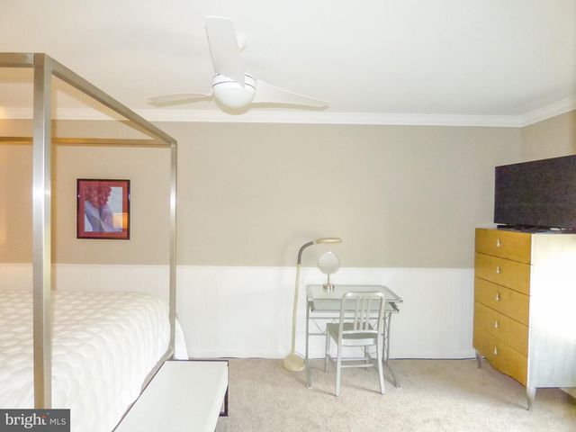 1742 STONE HILL DR, York, PA 17402