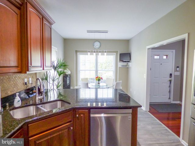 1742 STONE HILL DR, York, PA 17402