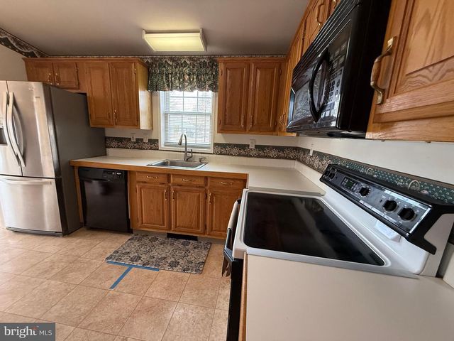 600 MULBERRY CT, New Hope, PA 18938