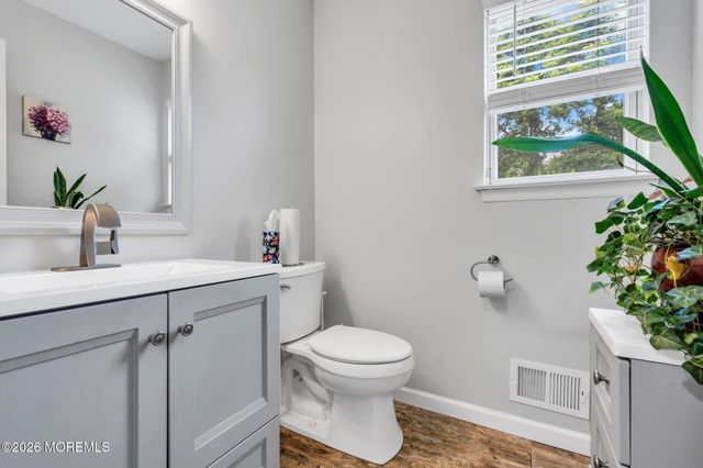 8 Bronia Street, Howell, NJ 07731