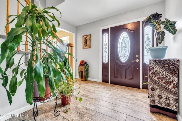 8 Bronia Street, Howell, NJ 07731