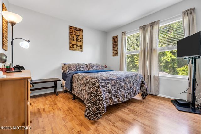 8 Bronia Street, Howell, NJ 07731
