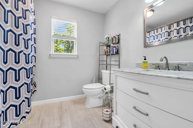 8 Bronia Street, Howell, NJ 07731