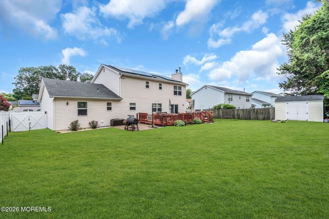 8 Bronia Street, Howell, NJ 07731