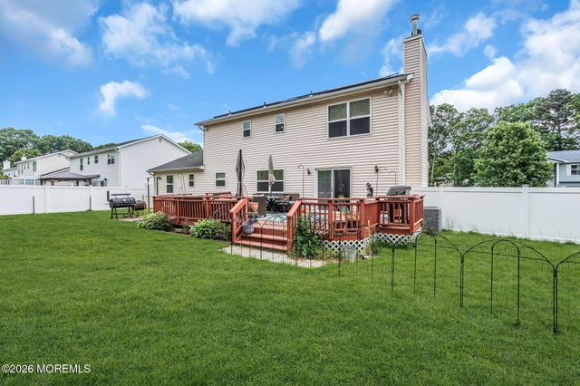 8 Bronia Street, Howell, NJ 07731