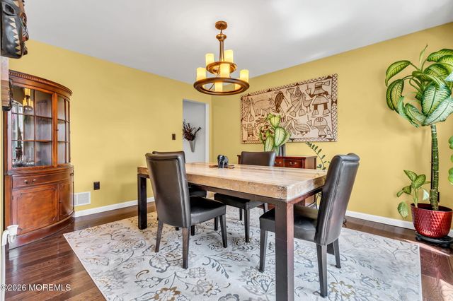 8 Bronia Street, Howell, NJ 07731