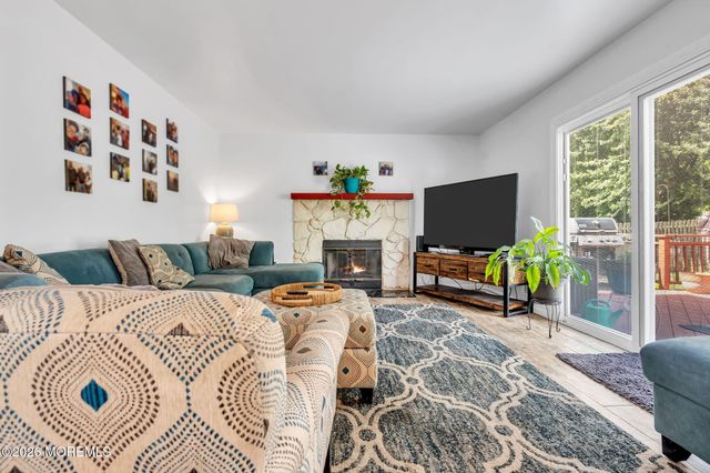 8 Bronia Street, Howell, NJ 07731