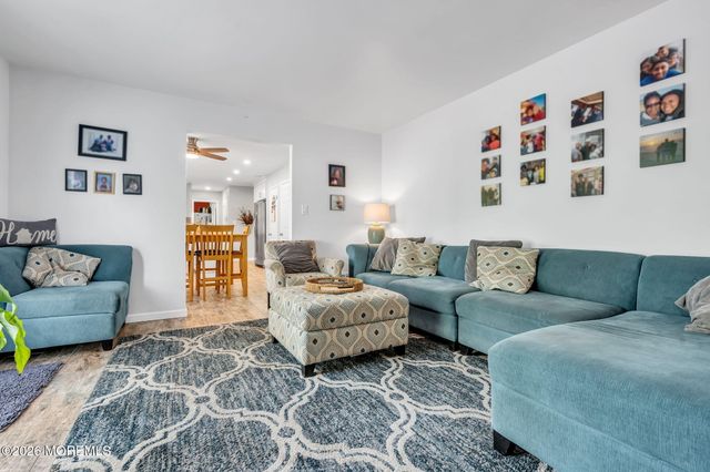 8 Bronia Street, Howell, NJ 07731