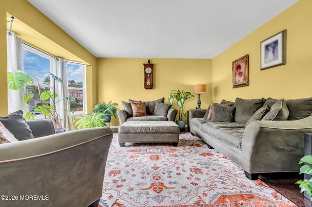 8 Bronia Street, Howell, NJ 07731